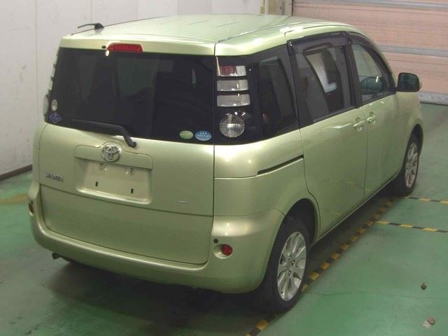 TOYOTA SIENTA 2010