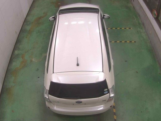 TOYOTA PRIUS ALPHA 2012