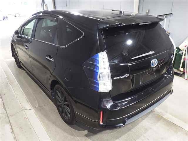 TOYOTA PRIUS ALPHA 2014