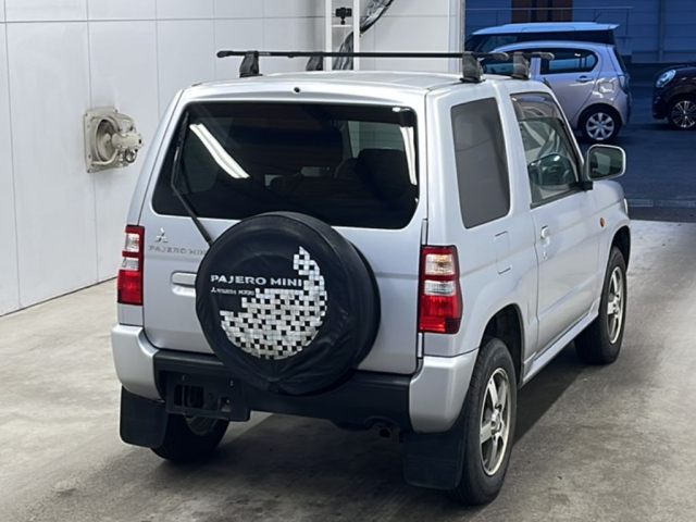 MITSUBISHI PAJERO MINI 2010