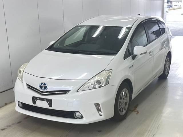 TOYOTA PRIUS ALPHA 2014