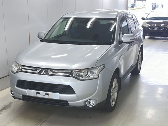 MITSUBISHI OUTLANDER 2013