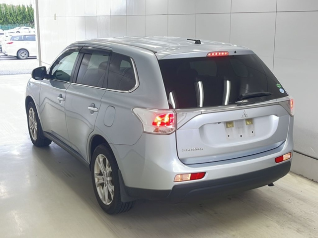 MITSUBISHI OUTLANDER 2013