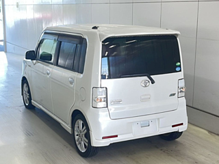 TOYOTA PIXIS SPACE 2012