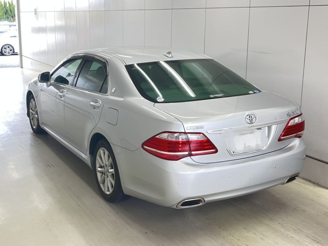 TOYOTA CROWN 2011