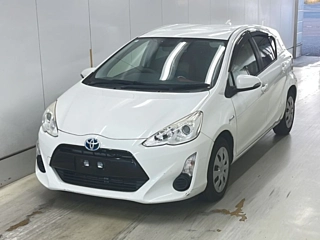 TOYOTA AQUA 2016