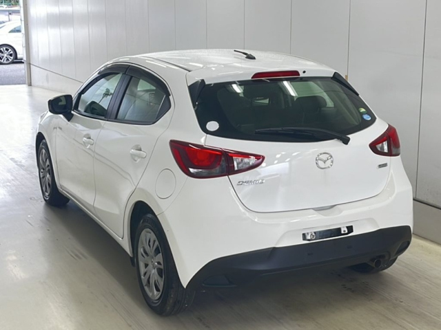 MAZDA DEMIO 2016