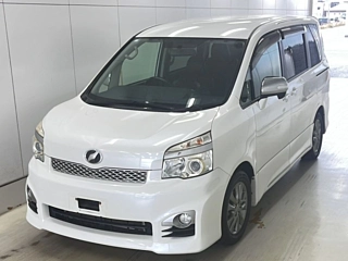 TOYOTA VOXY 2013