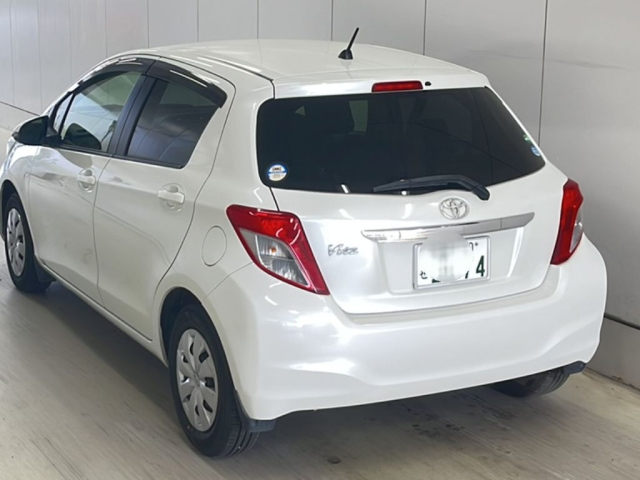 TOYOTA VITZ 2012