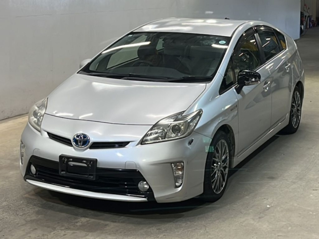 TOYOTA PRIUS 2013