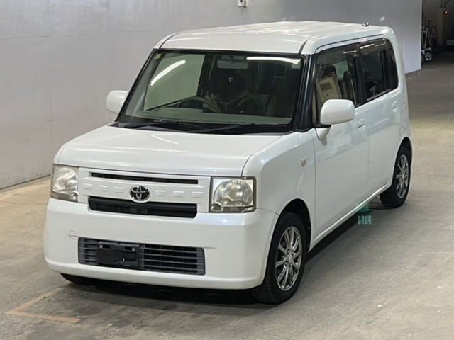 TOYOTA PIXIS SPACE 2012
