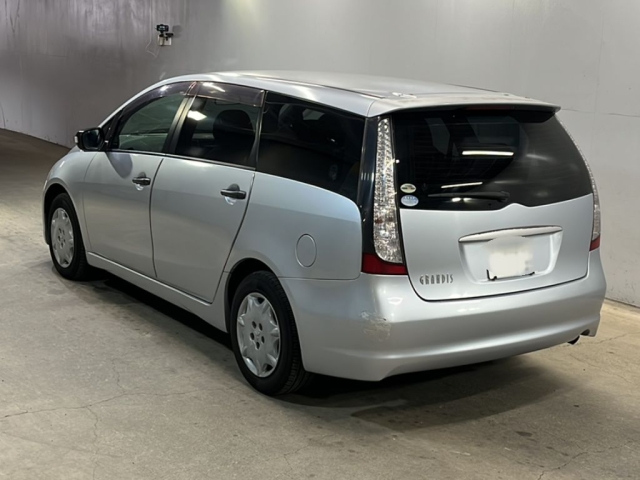 MITSUBISHI GRANDIS 2008