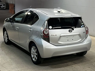 TOYOTA AQUA 2012