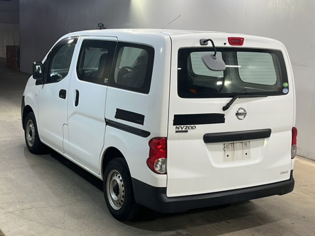 NISSAN NV200 2015