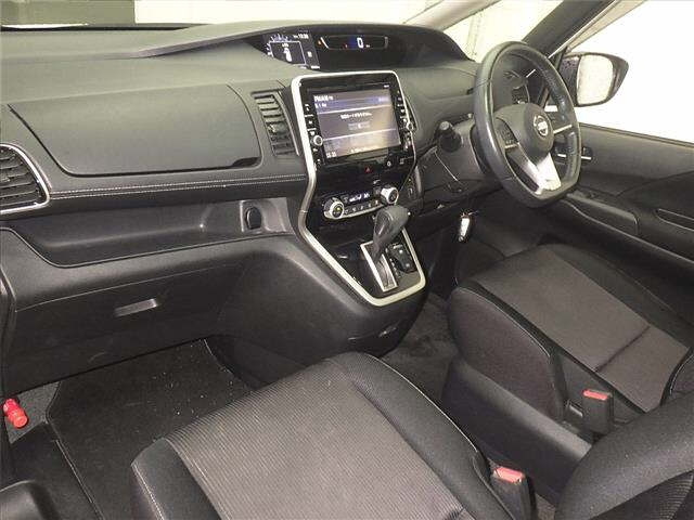 NISSAN SERENA 2017