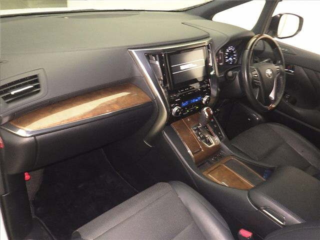 TOYOTA VELLFIRE 2016