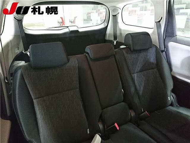 TOYOTA WISH 2011