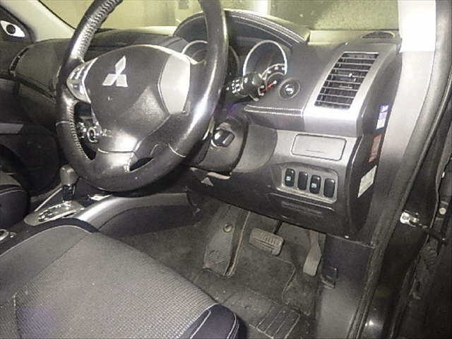 MITSUBISHI OUTLANDER 2010