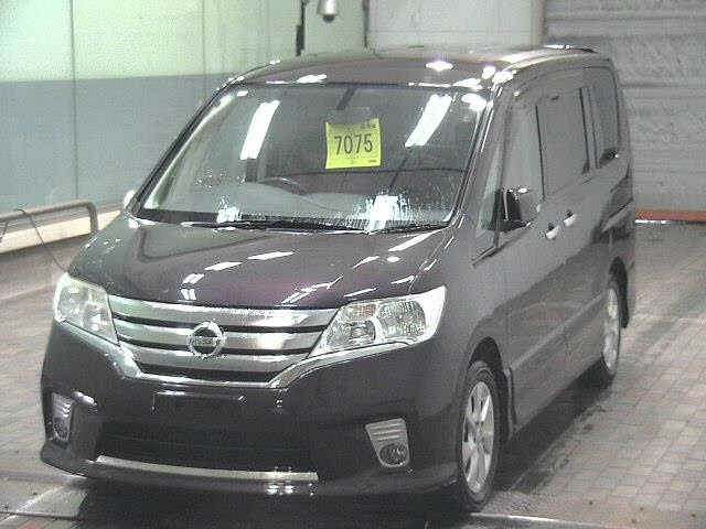NISSAN SERENA 2011