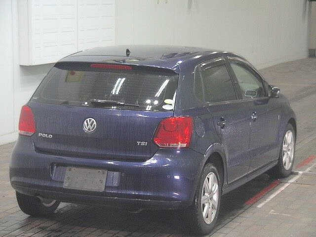 VOLKSWAGEN POLO 2011