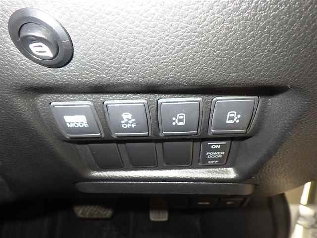 NISSAN ELGRAND 2011