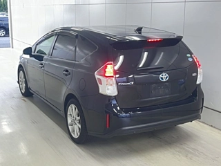 TOYOTA PRIUS ALPHA 2016