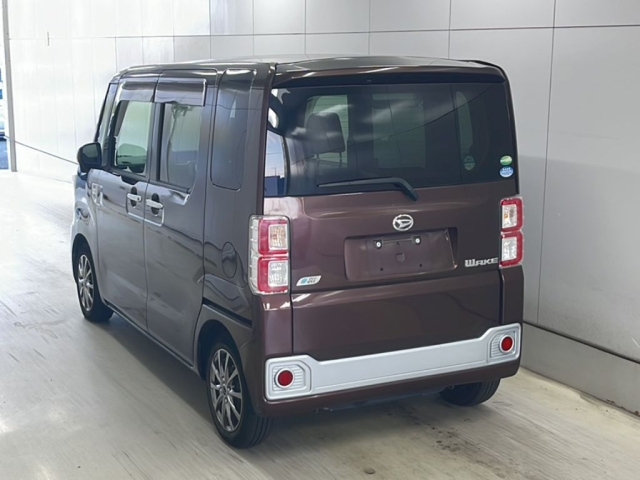 DAIHATSU WAKE 2014