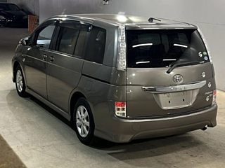 TOYOTA ISIS 2014
