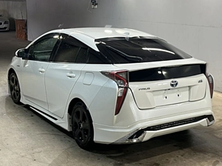 TOYOTA PRIUS 2016