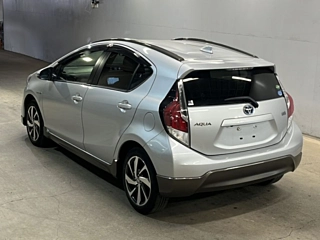 TOYOTA AQUA 2016