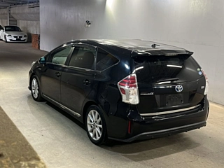 TOYOTA PRIUS ALPHA 2014