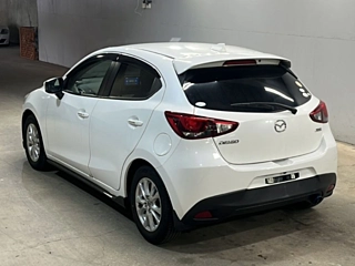 MAZDA DEMIO 2016