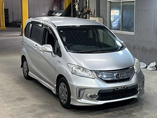 HONDA FREED 2013