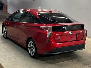 TOYOTA PRIUS 2016