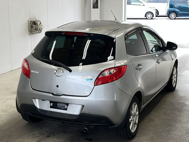 MAZDA DEMIO 2011