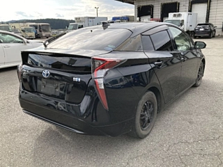 TOYOTA PRIUS 2017