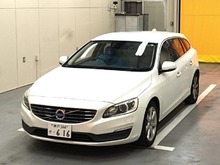 VOLVO V60 2015