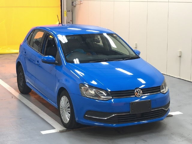 VOLKSWAGEN POLO 2015