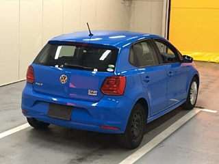 VOLKSWAGEN POLO 2015