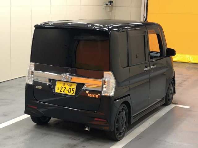 DAIHATSU TANTO 2014