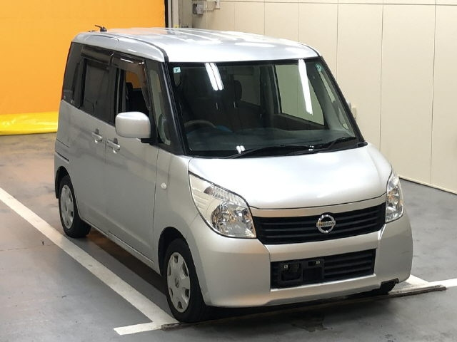 NISSAN ROOX 2011