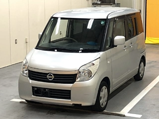 NISSAN ROOX 2011