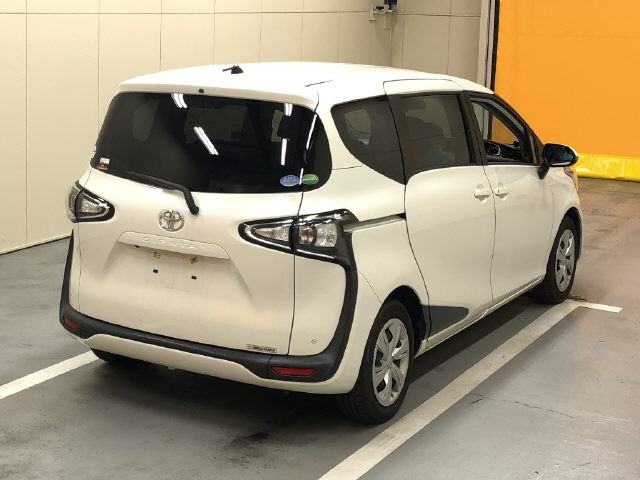 TOYOTA SIENTA 2018