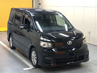 TOYOTA VOXY 2010
