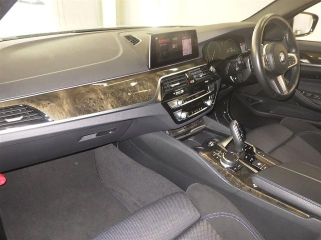 BMW 5 SERIES 2019