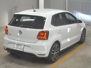 VOLKSWAGEN POLO 2015