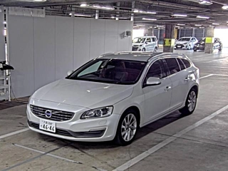 VOLVO V60 2015