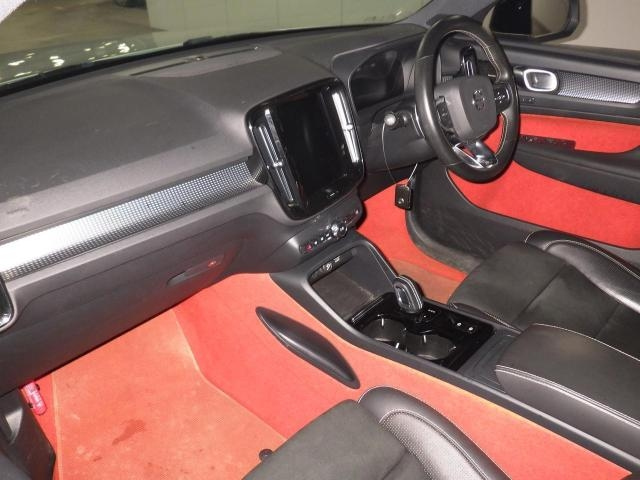 VOLVO XC40 2020