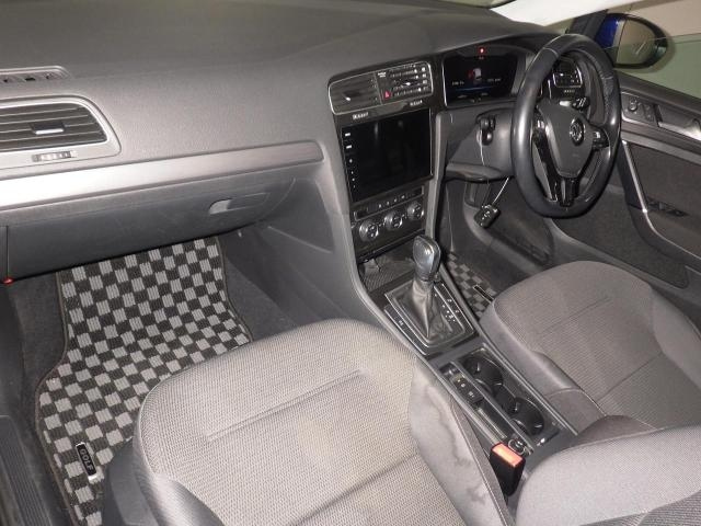 VOLKSWAGEN GOLF 2020