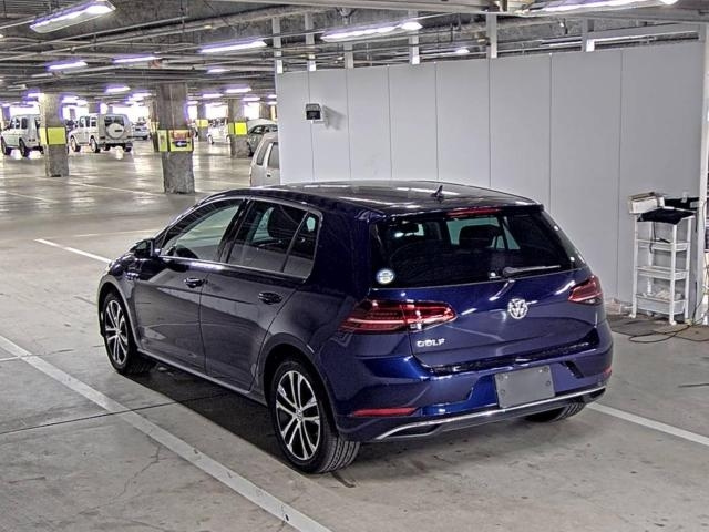 VOLKSWAGEN GOLF 2020